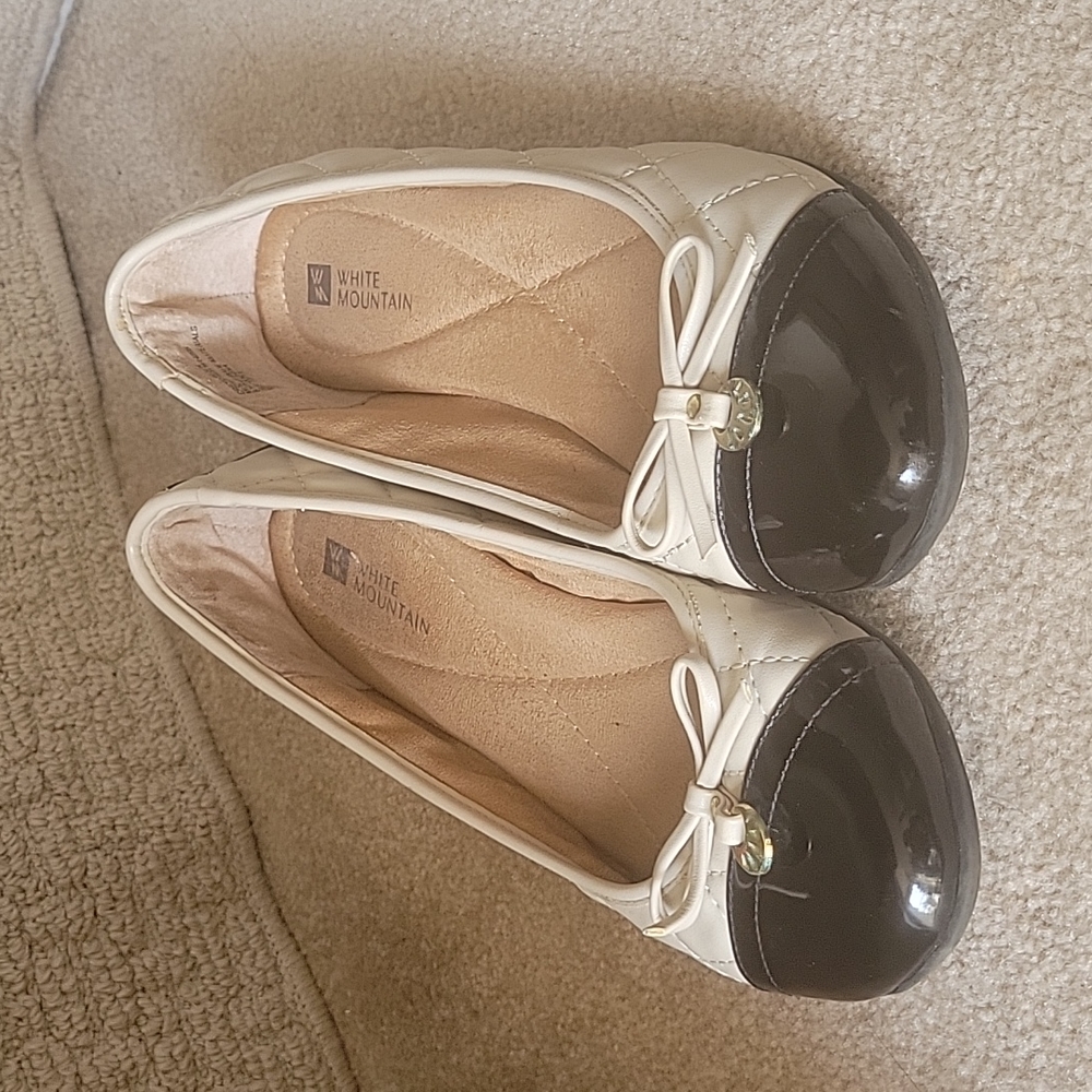 White Mountain Moondance Black and White Ballet Flats Size 8.5